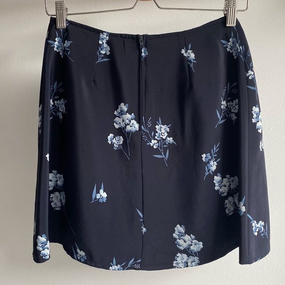 Vintage Floral Navy Skirt - Picture 2 of 8